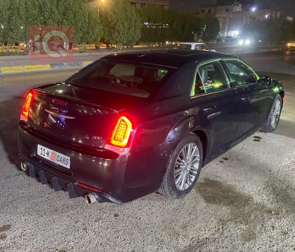 كرايسلر 300